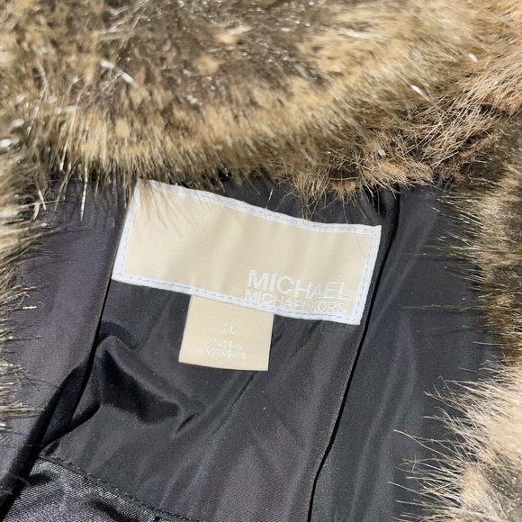 Women’s Michael Kors Winter Jacket - Picture 3 of 7